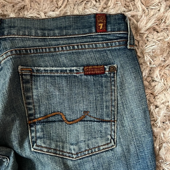 Women’s authentic 7 for all Mankind flare jeans size 29. Excellent condition. - Picture 3 of 4